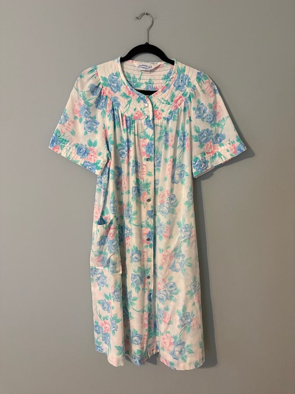 Vintage 1960s floral housecoat, women’s size M
